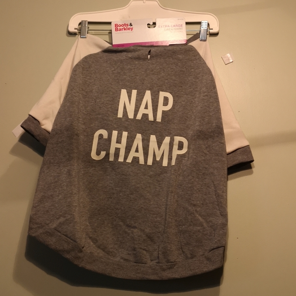 😄NWT XL pet Sweatshirt